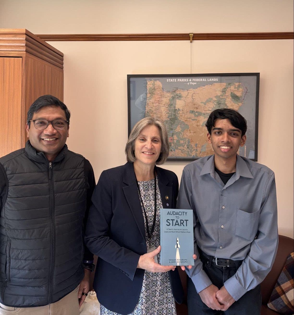Visit with Senator Lisa Reynolds at Oregon Capitol